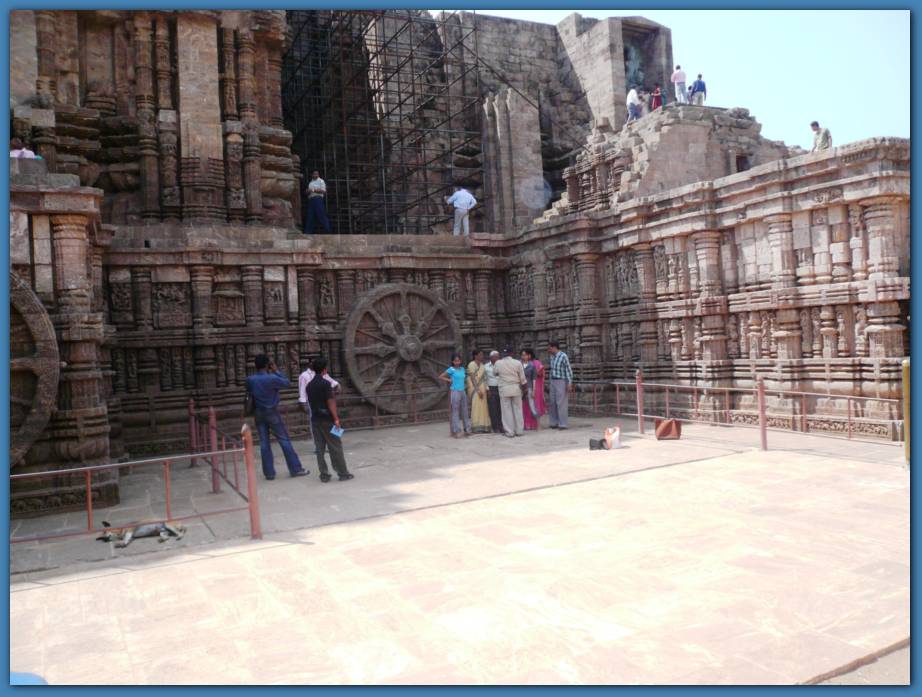 900x674 pixels (92K)